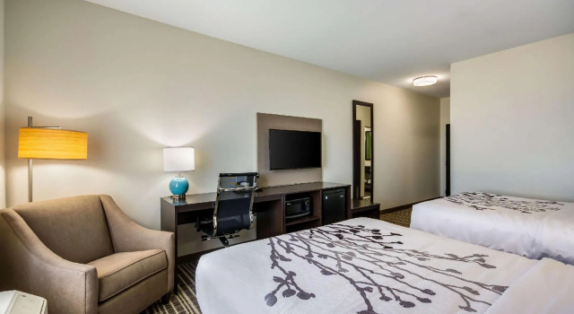 Четырёхместный номер Standard Sleep Inn & Suites Yukon Oklahoma City