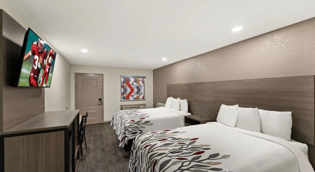 Четырёхместный номер Deluxe Red Roof Inn Nacogdoches