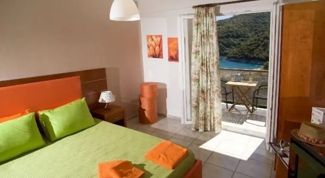 Двухместный номер Standard с балконом и с видом на море POROS BEACH camping- studios