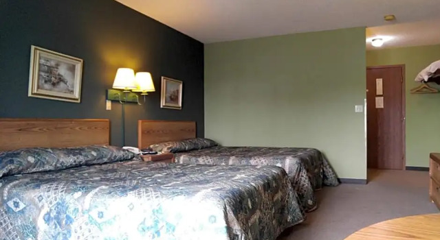 Четырёхместный номер Deluxe с видом на гавань Harbor Lights Lodge
