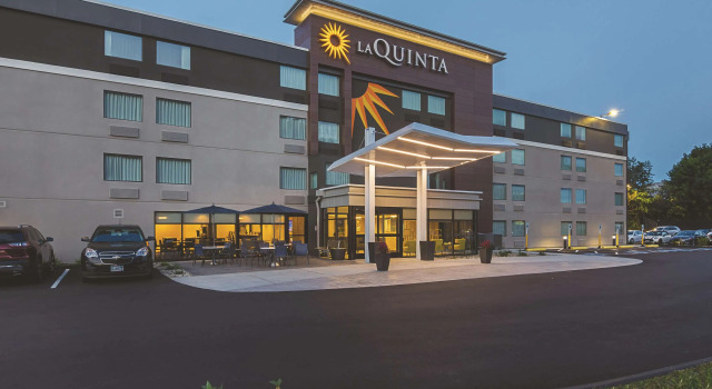La Quinta Inn & Suites by Wyndham Portland DT Maine Med, Забронировать Отель Портленд штат Мэн