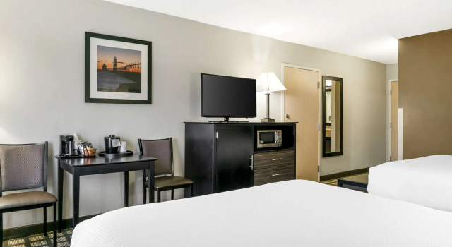 Четырёхместный номер Standard Best Western Beacon Inn