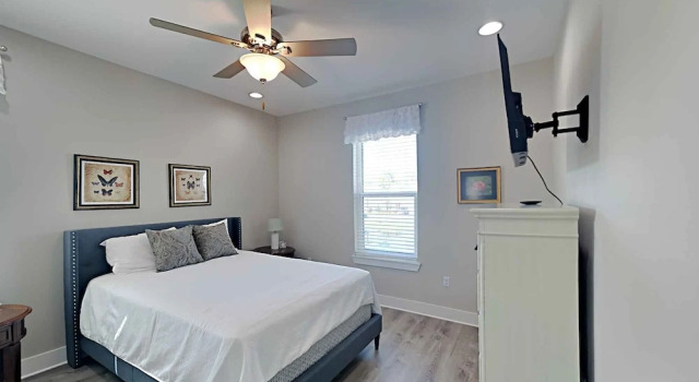 Sunshine Vacation Home by Southern Vacation Rentals, Rezerwuj Dom wakacyjny Hotele w Emerald Coast z parkingiem, Parking