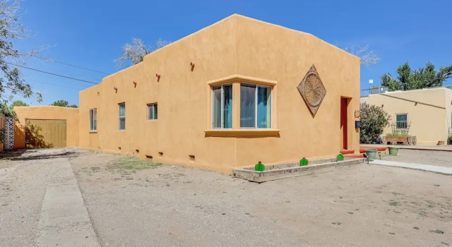 Las Cruces Home w/ Fenced Yard: Recently Remodeled, Забронировать Дом для отпуска Лас-Крусес Нью-Мексико
