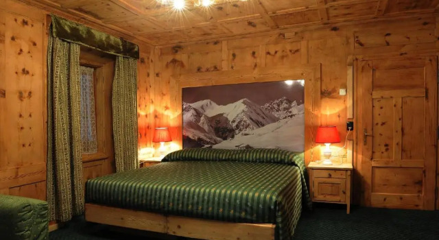 Четырёхместный номер Superior Hotel Alpina