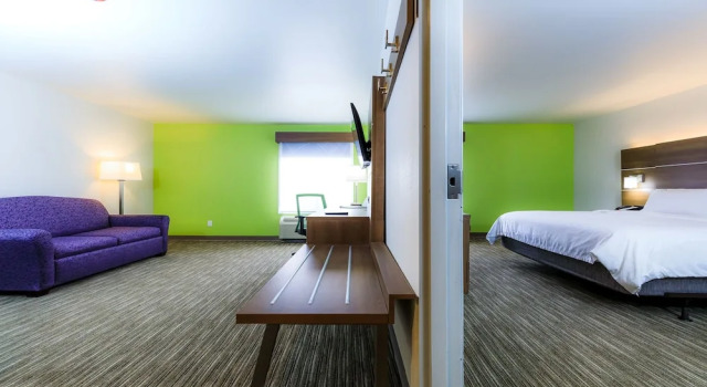 Люкс c 1 комнатой Holiday Inn Express Osage Beach - Lake of the Ozarks by IHG