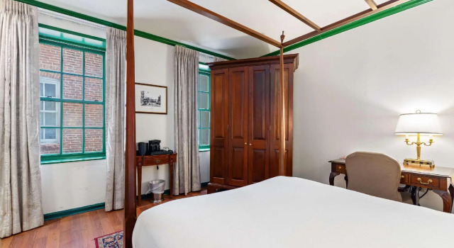 Двухместный номер Standard The William Fell Baltimore, Tapestry Collection by Hilton