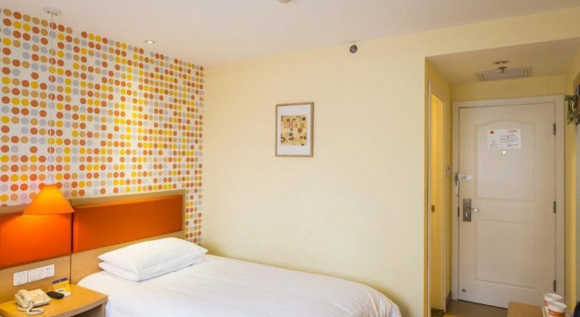 Motel168 Qingdao Railway Station Inn