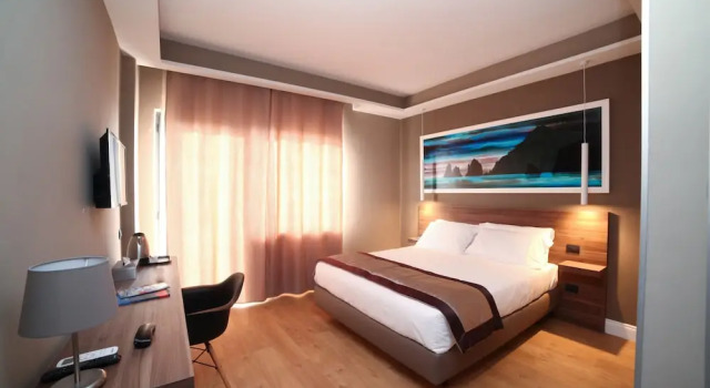 Номер Standard с балконом 7th Floor Suite
