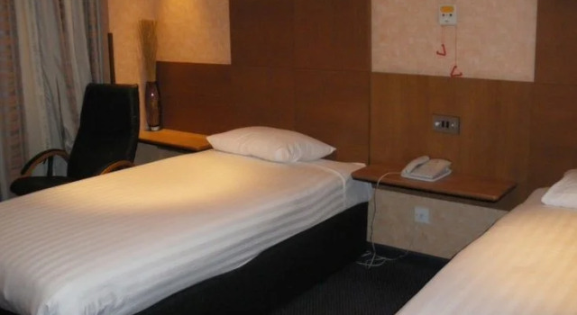 Hogs Back Hotel & Spa Nr Farnham, Забронировать Курортный отель Курортные отели Западного Суссекса, Курортный отель