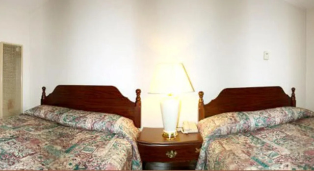 Четырёхместный номер Standard Sunset Inn and Suites West Sacramento