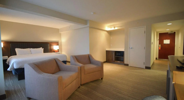 Двухместный люкс Hampton Inn Salem East - Electric Road