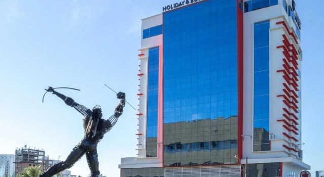 Holiday & Business Hotel - Ao lado do Centro de Eventos e Arena Conda