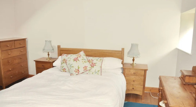 Lovingly restored detached barn with charming features near Looe