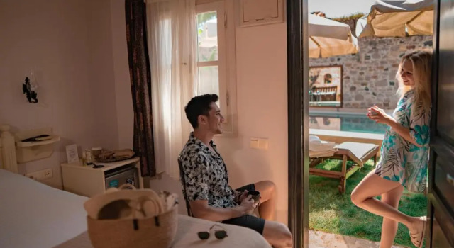Двухместный номер Standard с видом на бассейн Parna Hotel