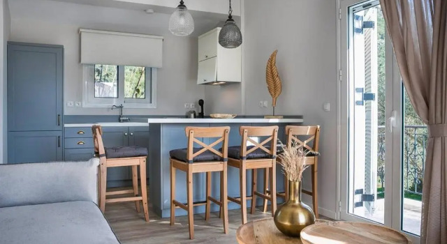 Julia's Luxury Suites, Cephallonia near Argostoli, Забронировать Отель Ператата Кефалония, рядом с Византийский духовный музей