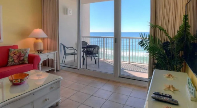 604 Majestic Beach Tower I, Rezerwuj Dom wakacyjny Hotele w Panhandle Florida z basenem, Basen