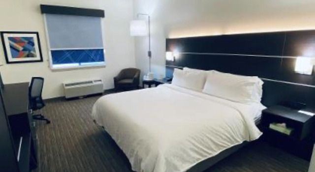 Двухместный номер Standard Holiday Inn Express Hotel & Suites- Gadsden by IHG
