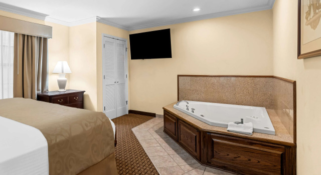 Двухместный люкс с 2 комнатами Best Western Forest Inn