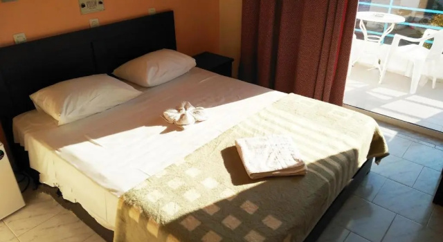 Одноместный номер Standard Leonidas Hotel & Studios