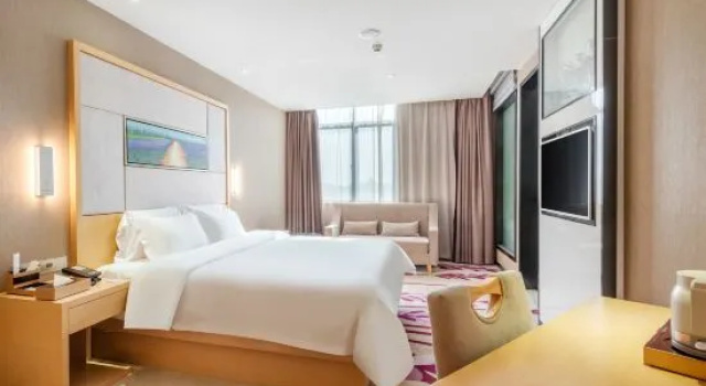 Люкс Deluxe Lavande Hotel(Guangzhou Jiahe Wanggang Metro Station & Junhe Avenue Police Academy Branch)