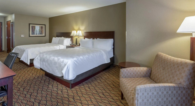 Четырёхместный номер Standard Holiday Inn Eau Claire South I-94 by IHG