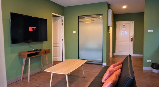 Люкс с 2 комнатами Nest n Rest Hotel