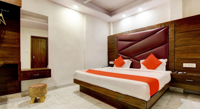 OYO 69583 Hotel Amit, Забронировать Отель Отели Дели 3 звезды, 3*