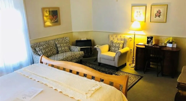 Номер Executive Camellia Inn