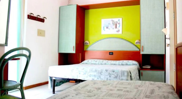 Трёхместный номер Standard Hotel Diamond