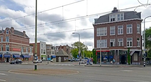 B&B Valkenbos, Book Bed and Breakfast Hoteller i Haag med pool, Swimmingpool