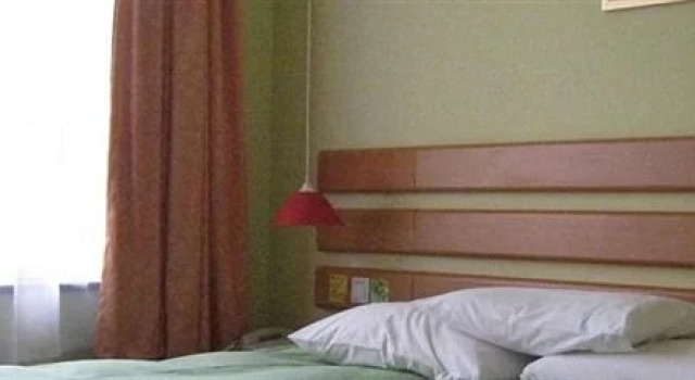 Home Inn Baishan Minzhong Street, Rezerwuj Hotel Hotele 3-gwiazdkowe w Jilin, 3*