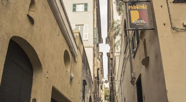 Manena Hostel Genova, Забронировать Хостел Хостелы Генуи, рядом с Театр Карло Феличе, Хостел
