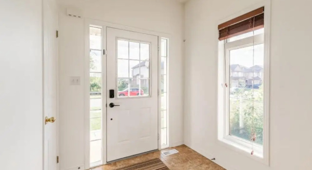 Unique Townhome Private HOT TUB Gym Sauna BBQ Playground Garage, Varaa Huoneisto Hamilton 