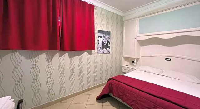 Полулюкс Deluxe Hotel Tiffany