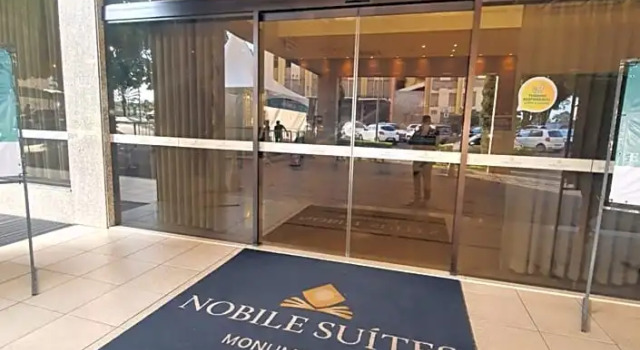 FLAT NO NOBILE SUÍTES MONUMENTAL COM ESTACIONAMENTO GRÁTIS, AO LADO DA ESPLANADA DOS MINISTÉRIOS E DO ESTÁDIO MANÉ GARRINCHA, WI-FI, PISCINA, ACADEMIA, SAUNA, RECEPÇÃO 24HS By REI DOS FLATS, Забронировать Отель Отели Бразилиа с завтраком, рядом с Торговый центр Conjunto Nacional, Завтраки