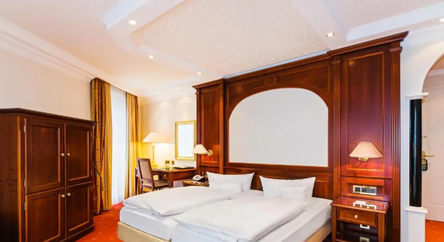 Hotel Villa Marburg im Park, Rezervați Vilă Hoteluri în Eifel cu piscină, Piscină