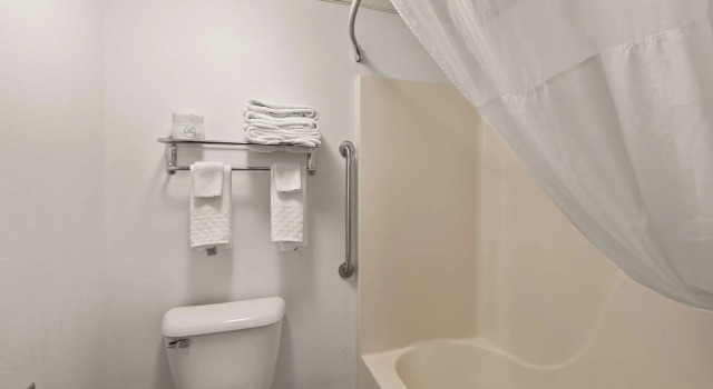 Четырёхместный номер Standard Best Western Germantown Inn