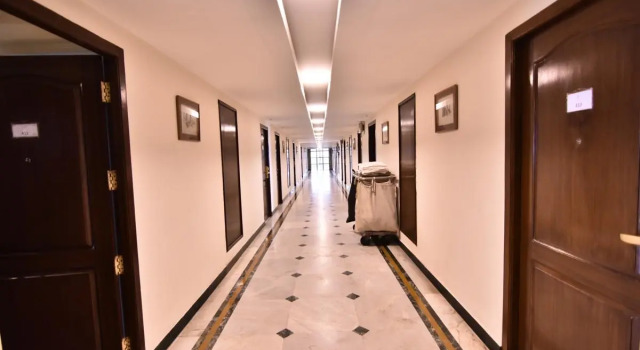 Simsan Hotel Koyambedu, Забронировать Отель Отели штата Тамилнада 3 звезды, 3*