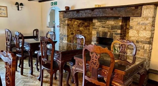 Полулюкс Home Farm Hotel and Restaurant