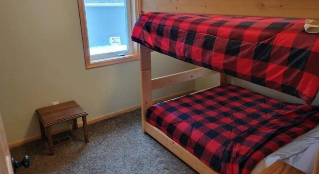 Robbins Ridge, Book Hotel Hayward Wisconsin