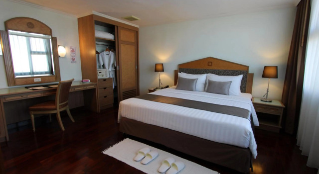 Grand Tower Inn Rama VI Hotel