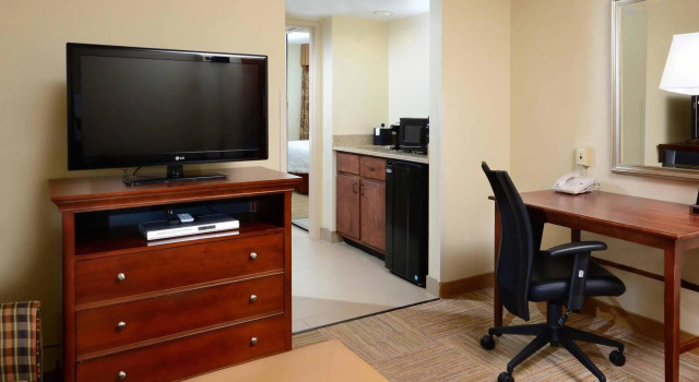 Двухместный люкс Hampton Inn Raleigh Capital Blvd North