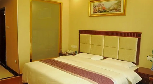 Номер Business GreenTree Inn ShenZhen BaoAn XiXIang PingZhou Metro Station Business Hotel