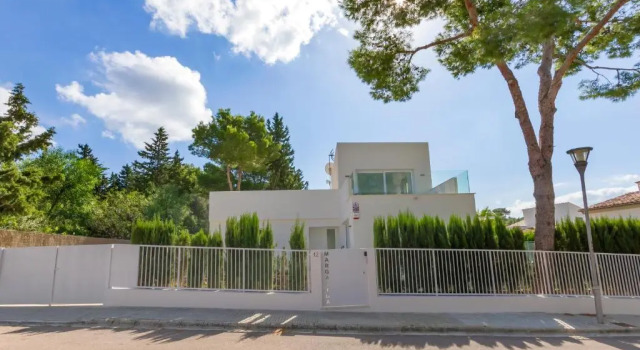 Ideal Property Mallorca - Margalida, Book Villa Cottages in Alcudia, Cottage