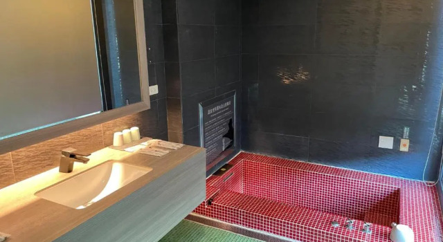 Семейный номер Deluxe Jiaoxi Hot Spring Hotel