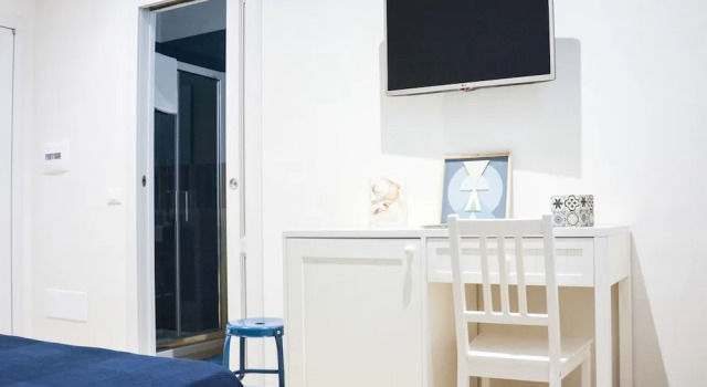Номер Comfort Villa Almyra - 4 Double Bedrooms with Exclusive Garden & Parking Steps from the Beach