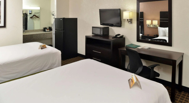 Четырёхместный номер Standard Quality Inn Gonzales