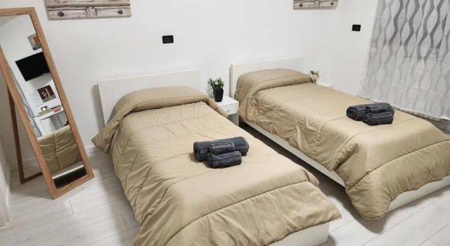 Economy Zimmer La Corte