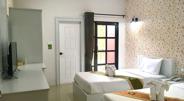 Двухместный номер Deluxe с балконом Ploy's Pearl Hotel